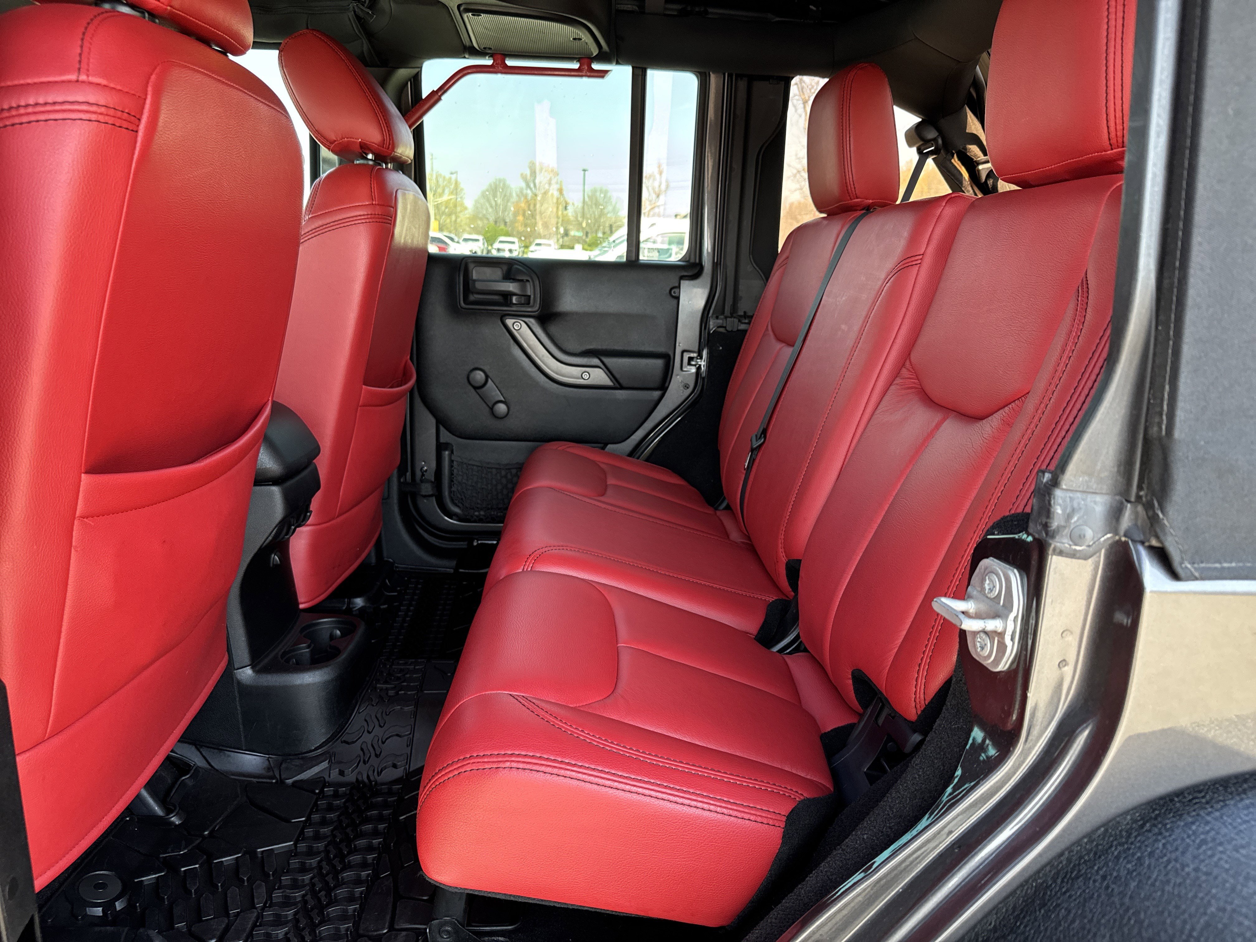 Used 2018 Jeep Wrangler Unlimited Sport w/ Connectivity Group image 25