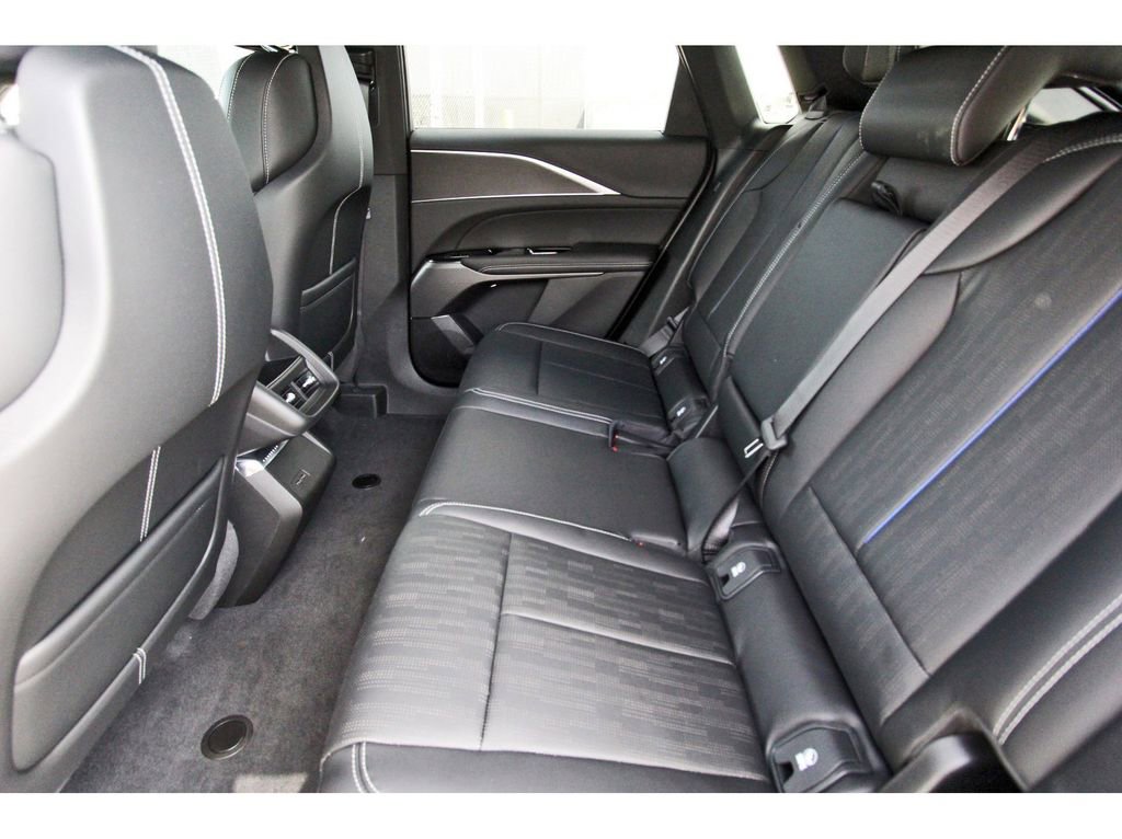 New 2026 Cadillac Lyriq Sport image 7