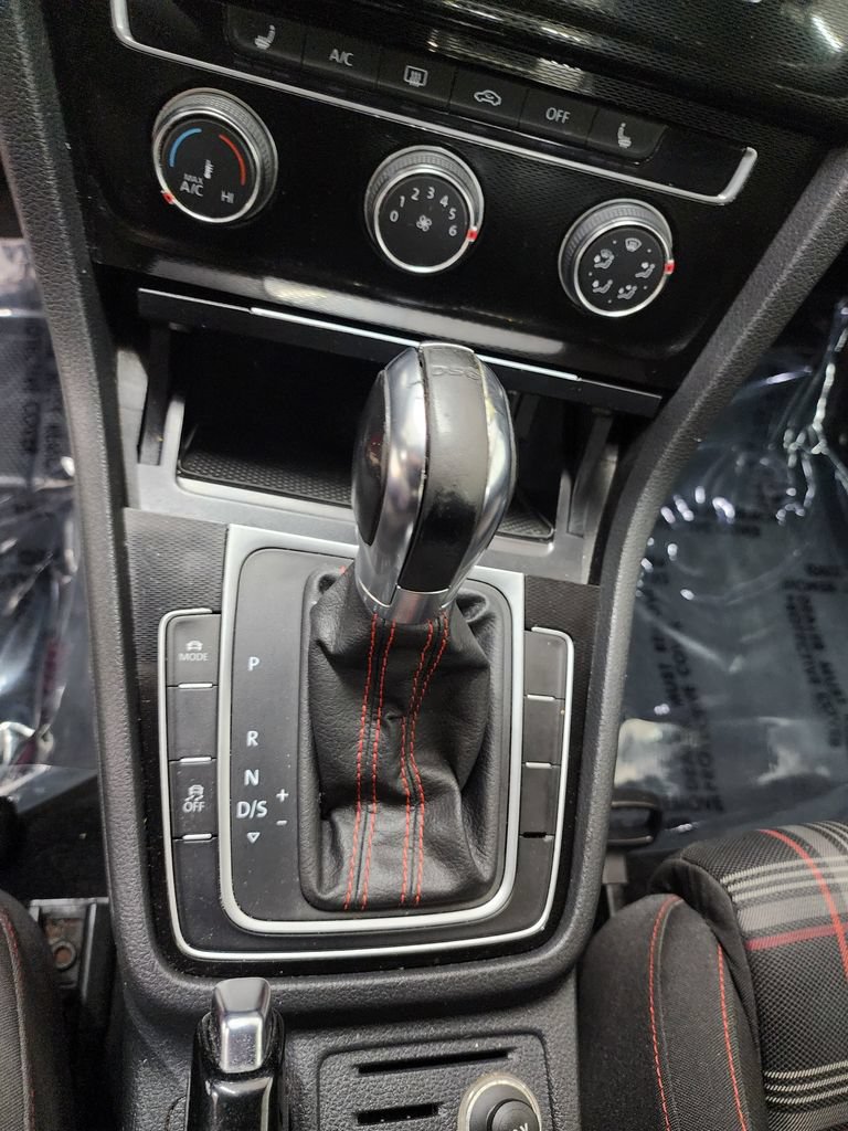 Used 2015 Volkswagen GTI S FWD image 18