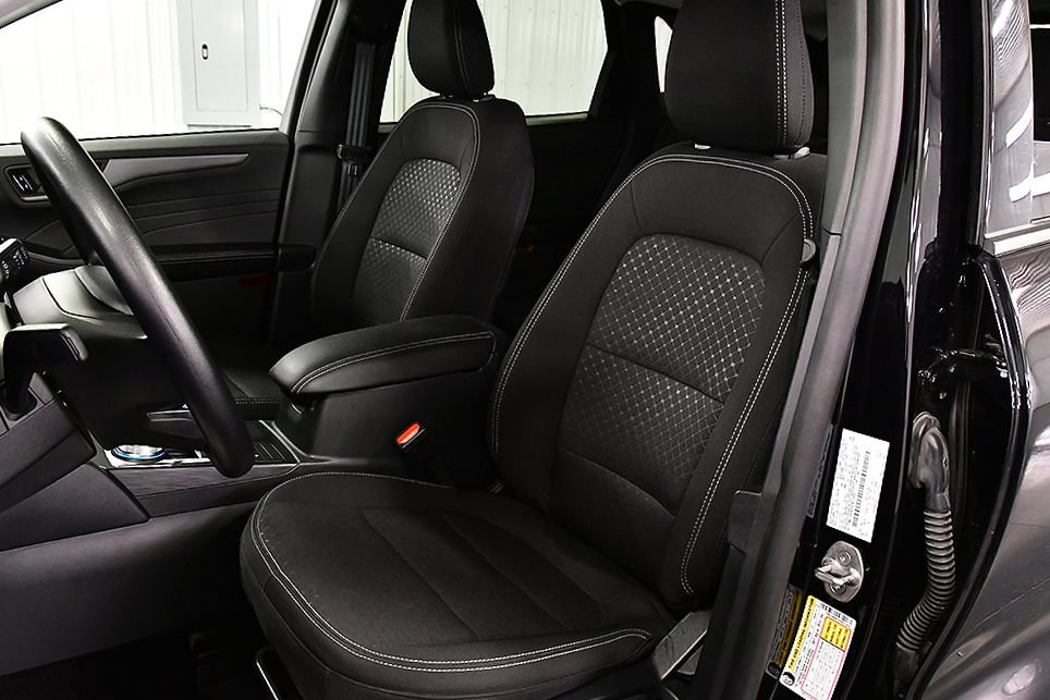 Used 2025 Ford Escape Active AWD/4WD image 28