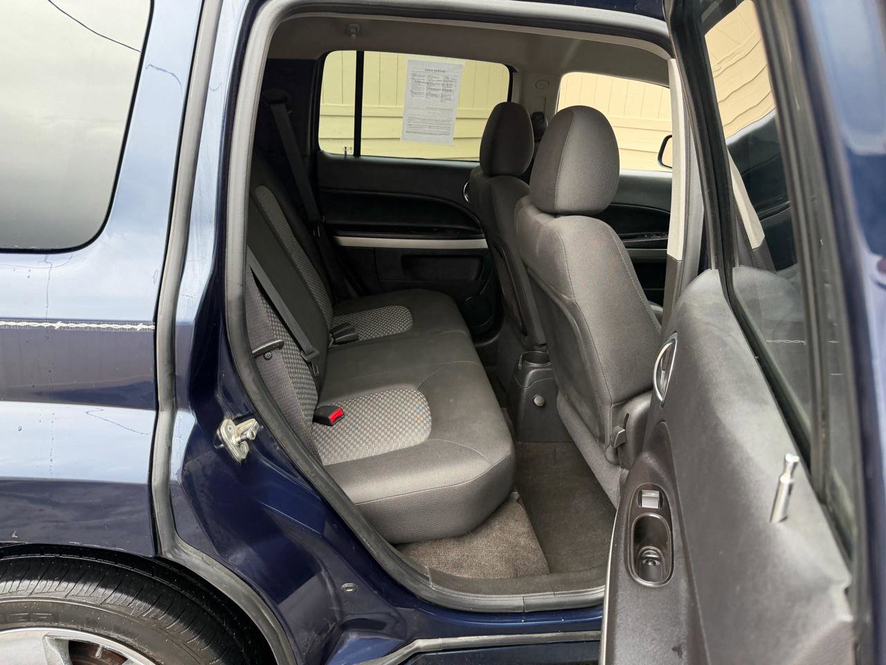 Used 2009 Chevrolet HHR LT image 4