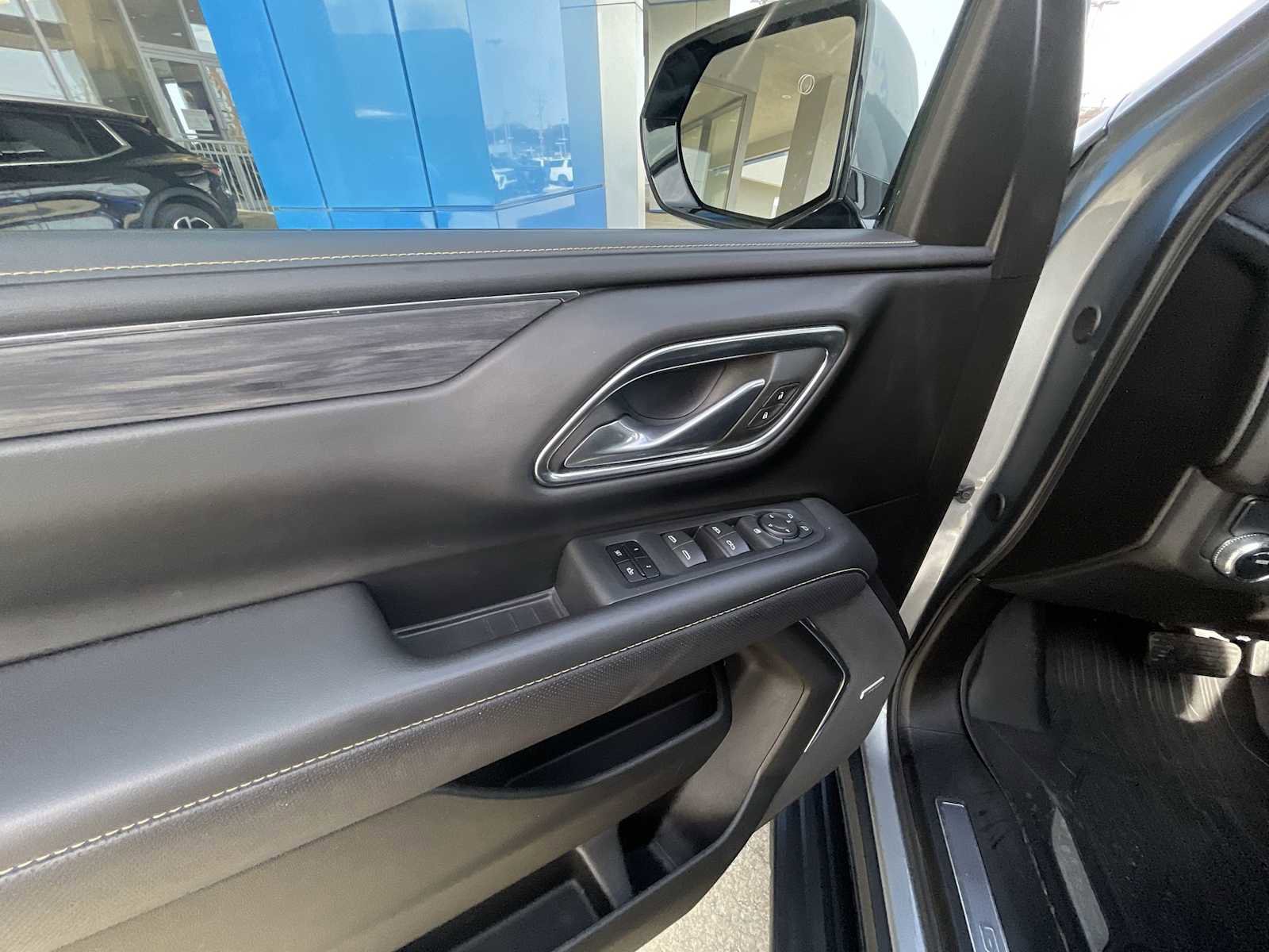 Used 2024 GMC Yukon XL SLT image 22