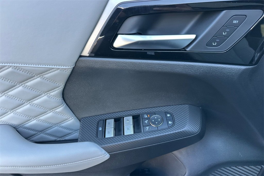 New 2025 Mitsubishi Outlander SEL image 12