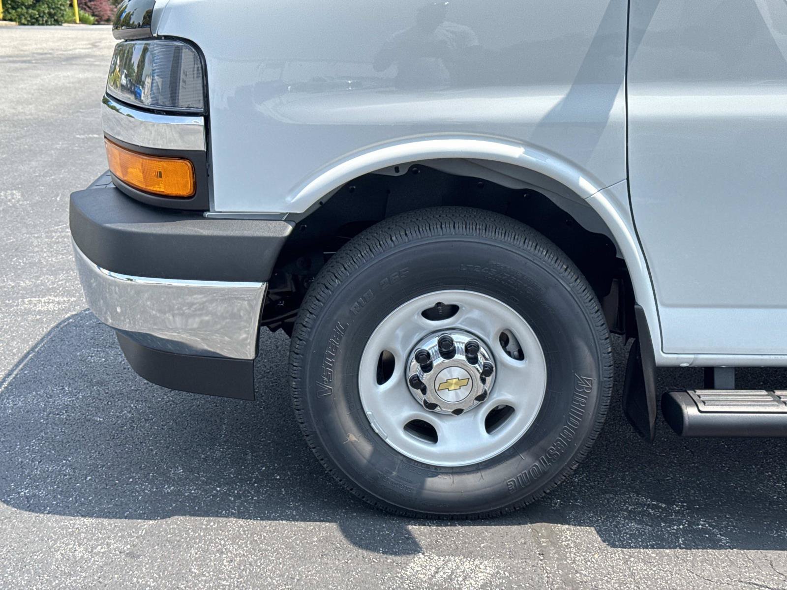 New 2026 Chevrolet Express 3500 LS w/ Chrome Appearance Package RWD image 8