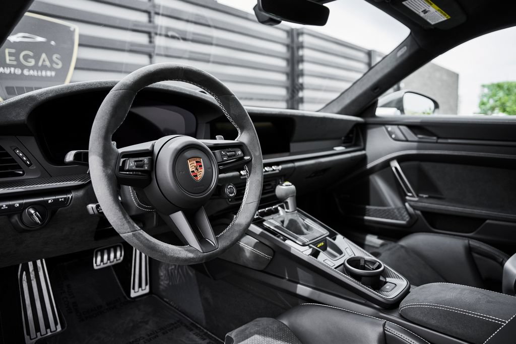 Used 2026 Porsche 911 GT3 w/ Weissach Package RWD image 2