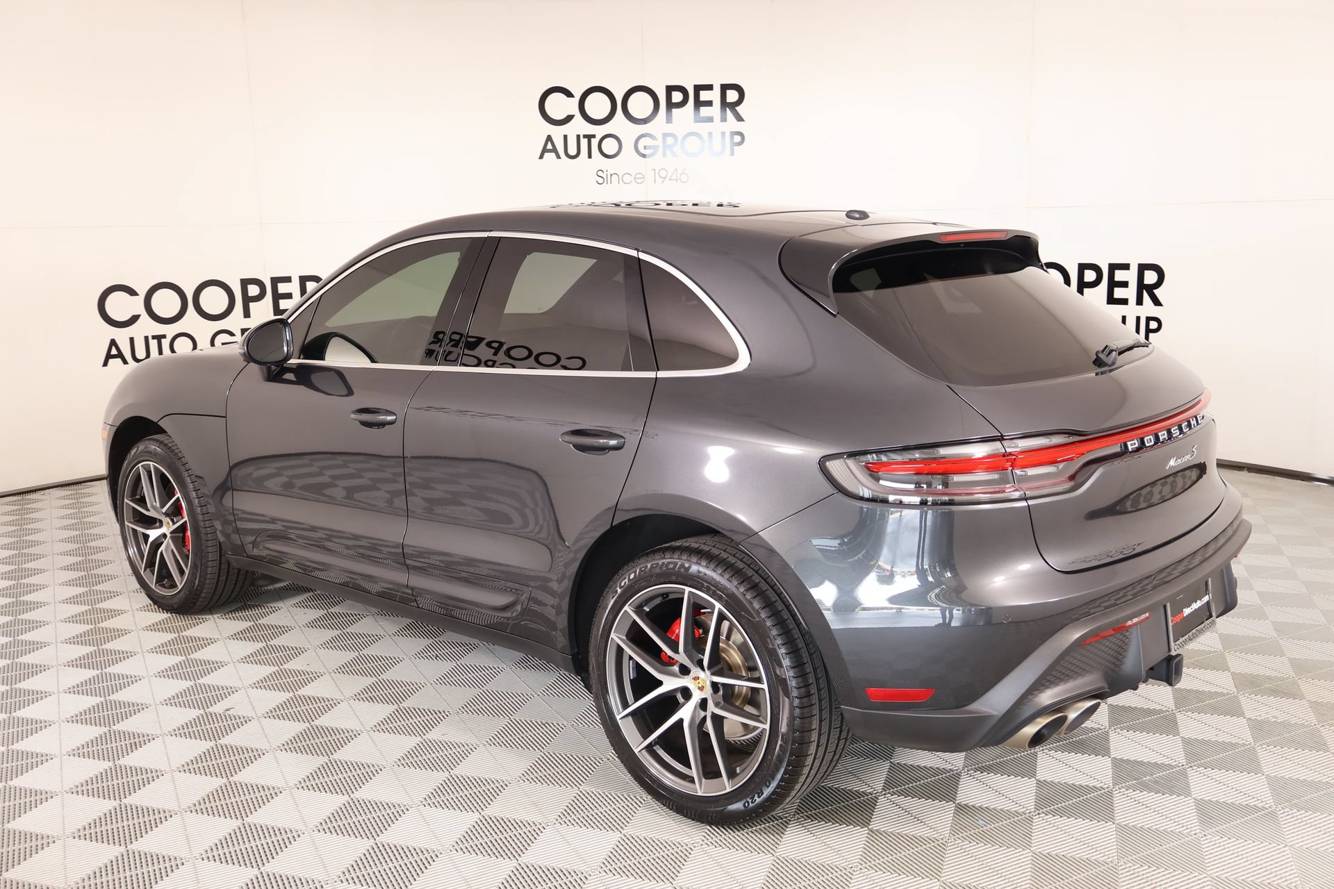 Used 2023 Porsche Macan S AWD/4WD image 23