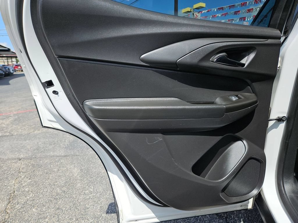 Used 2025 Chevrolet TrailBlazer LT AWD/4WD image 18