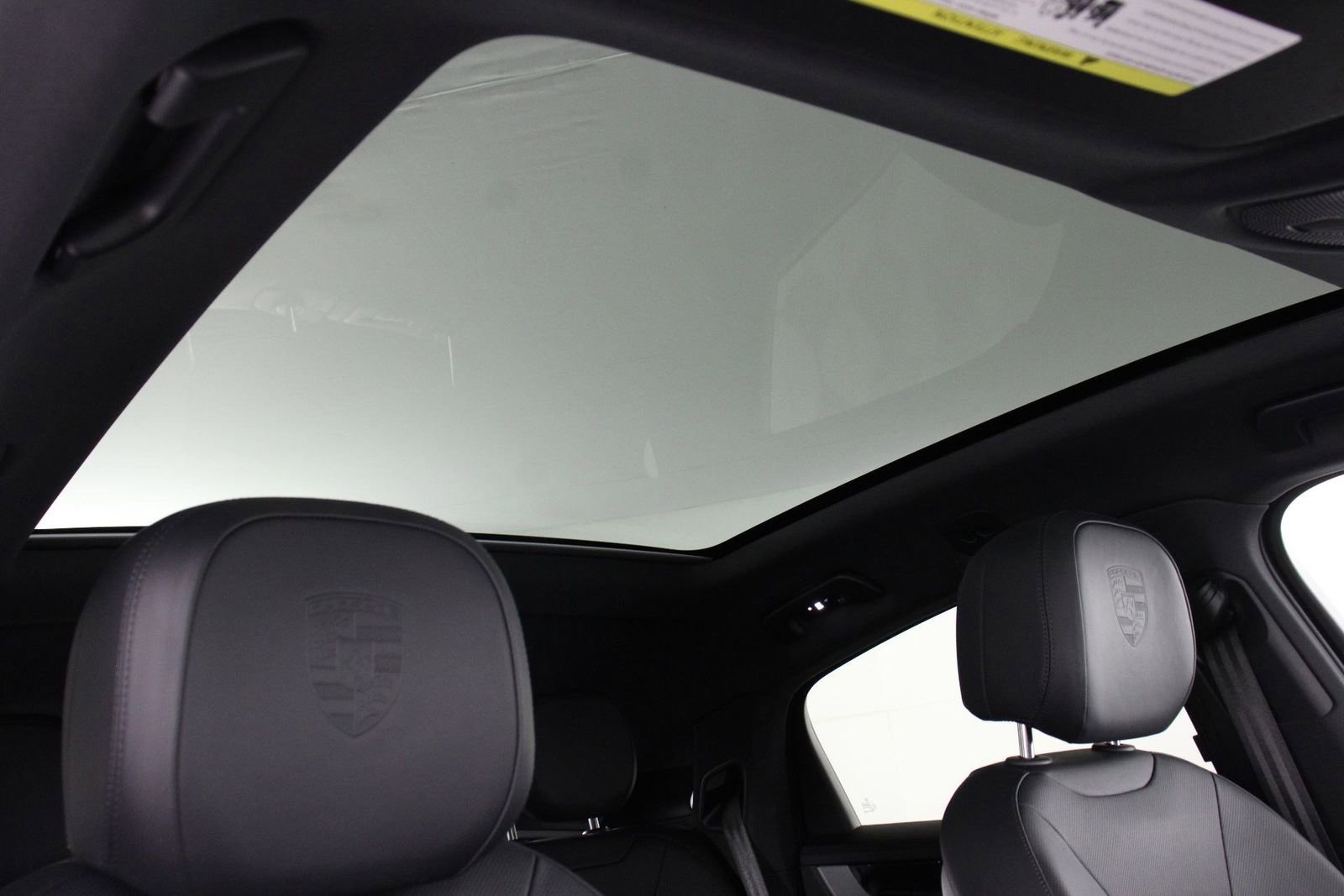 Certified 2025 Porsche Cayenne E-Hybrid Coupe image 25