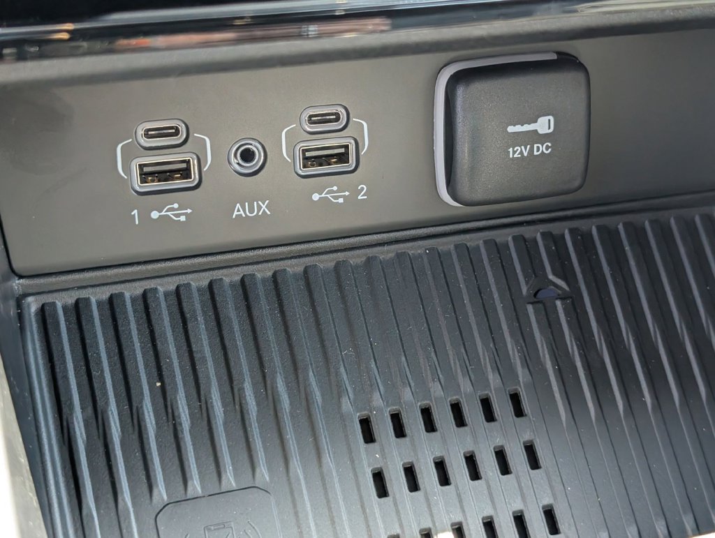 New 2026 Jeep Grand Cherokee Altitude RWD image 19