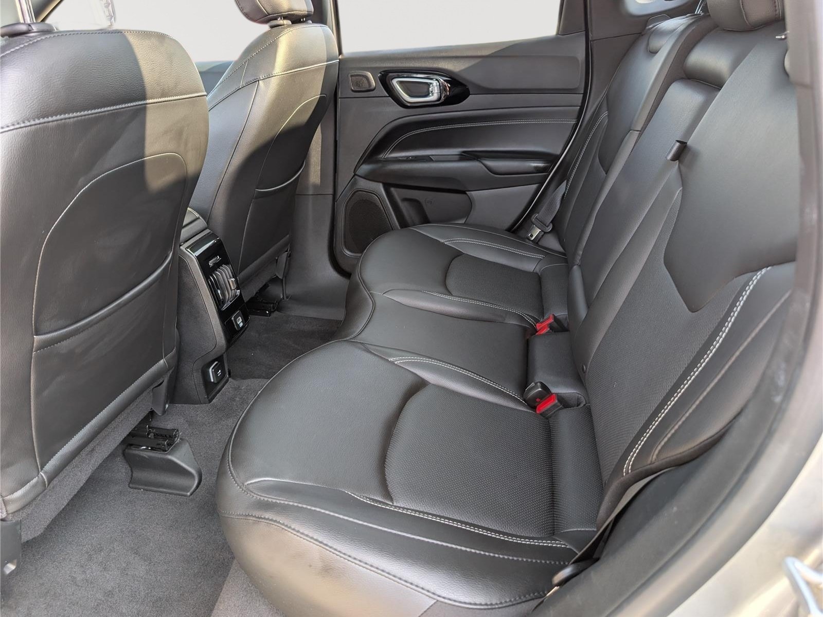 Used 2022 Jeep Compass High Altitude AWD/4WD image 13