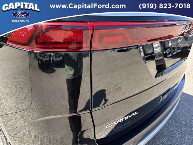 Used 2024 Kia Carnival EX FWD image 15