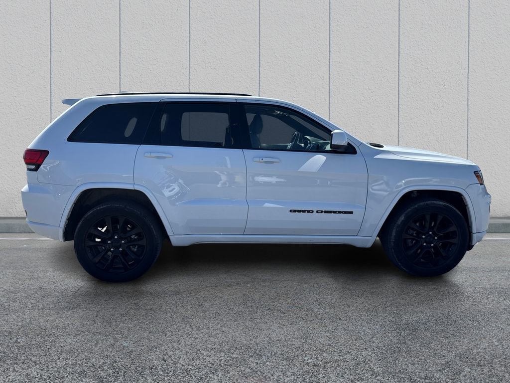 Used 2021 Jeep Grand Cherokee Laredo X AWD/4WD image 8