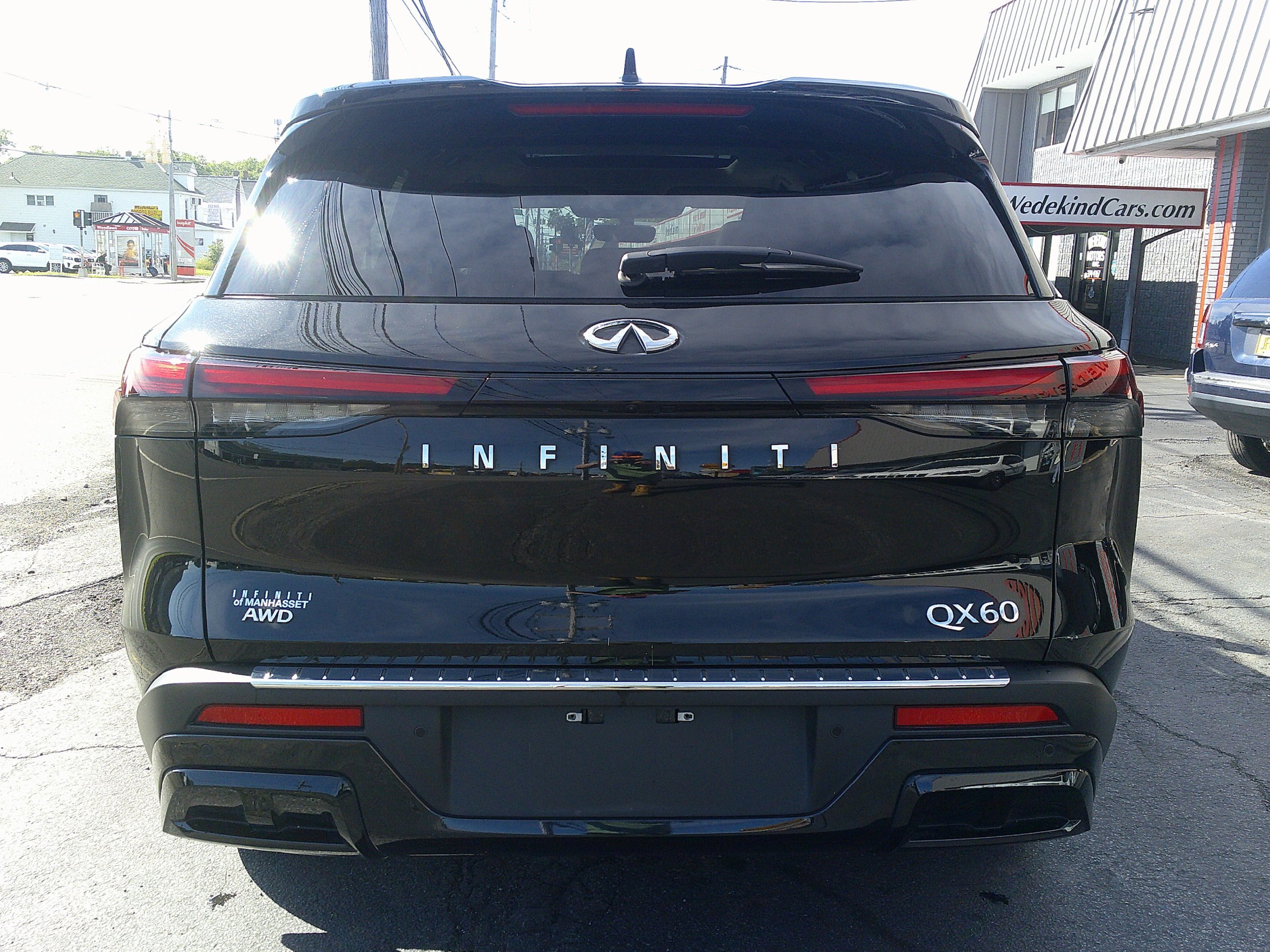 Used 2023 INFINITI QX60 Luxe w/ Cargo Package AWD/4WD image 4