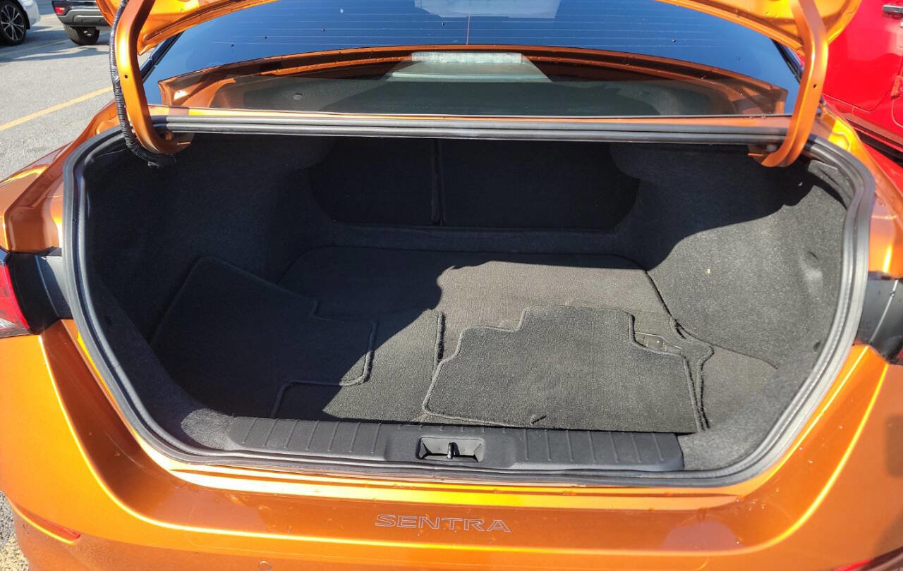 Used 2023 Nissan Sentra SR w/ Electronics Package image 16