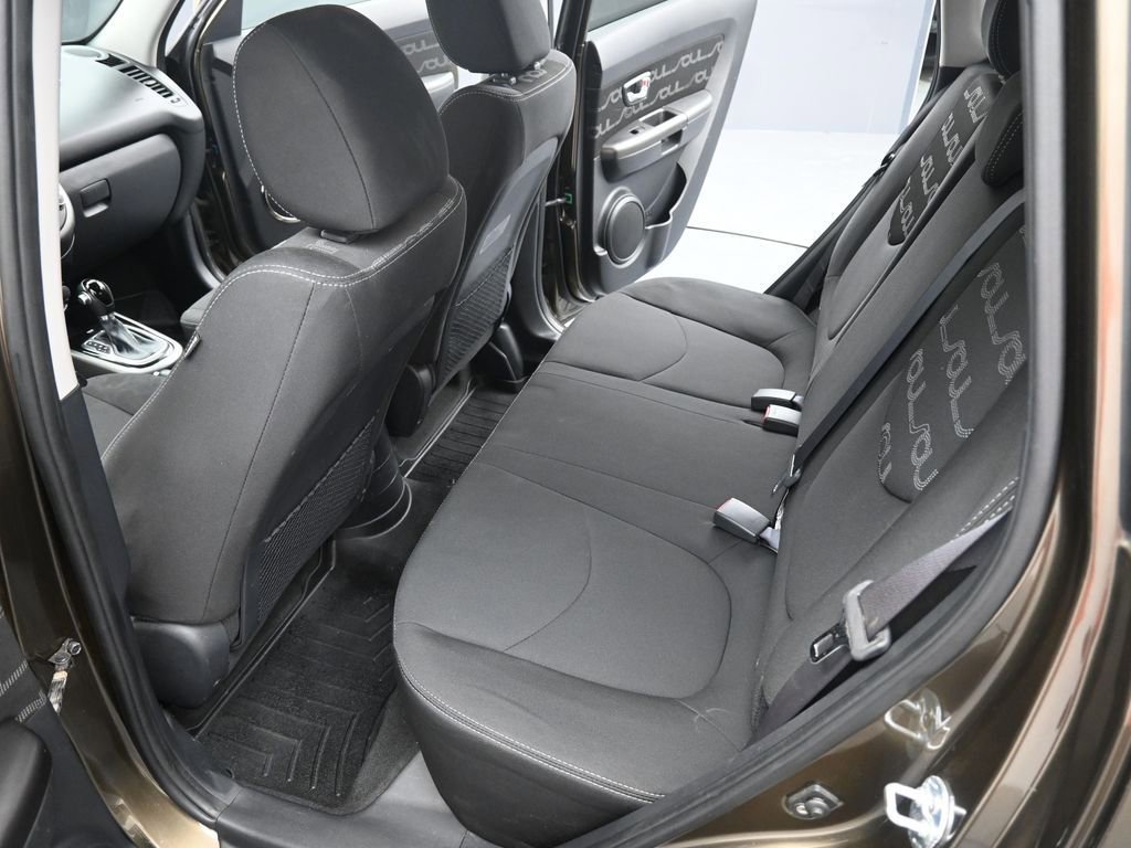 Used 2013 Kia Soul + image 22