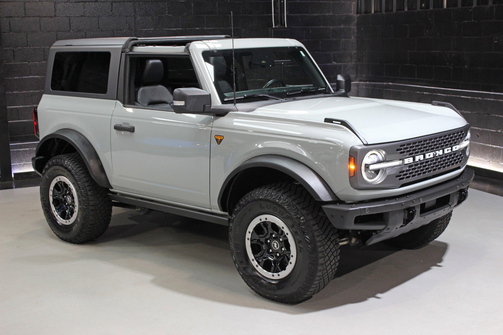 Used 2022 Ford Bronco Badlands image 10