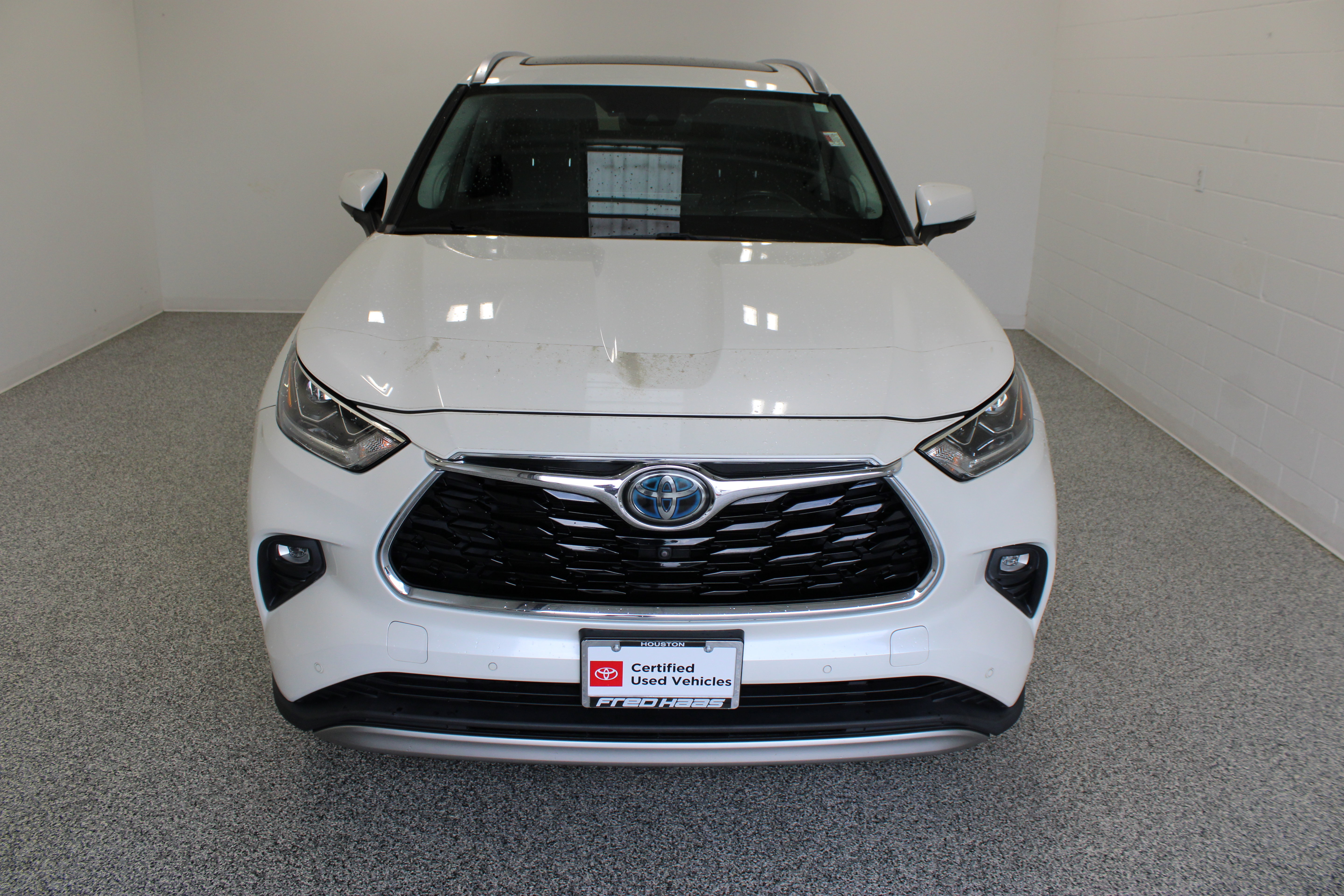 Used 2020 Toyota Highlander Platinum AWD/4WD image 3