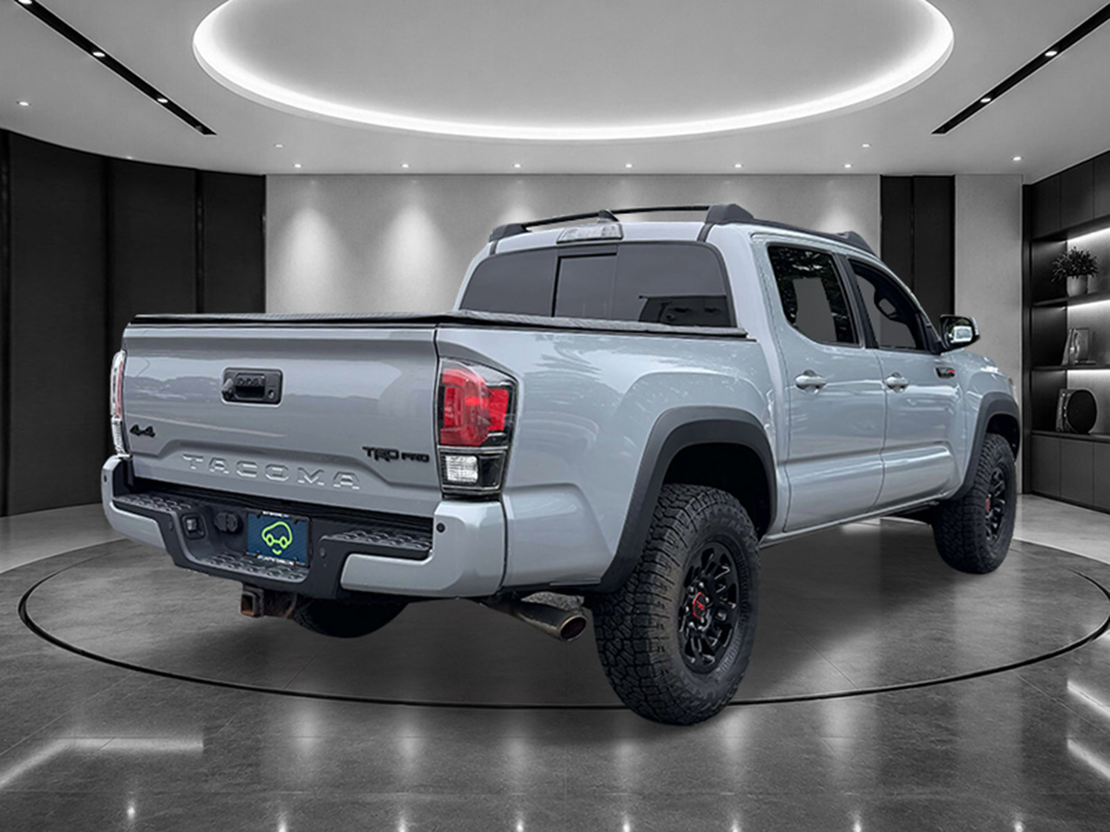 Used 2017 Toyota Tacoma TRD Pro AWD/4WD image 4