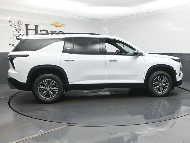 New 2027 Chevrolet Traverse LT w/ LPO, Floor Liner Package AWD/4WD image 16