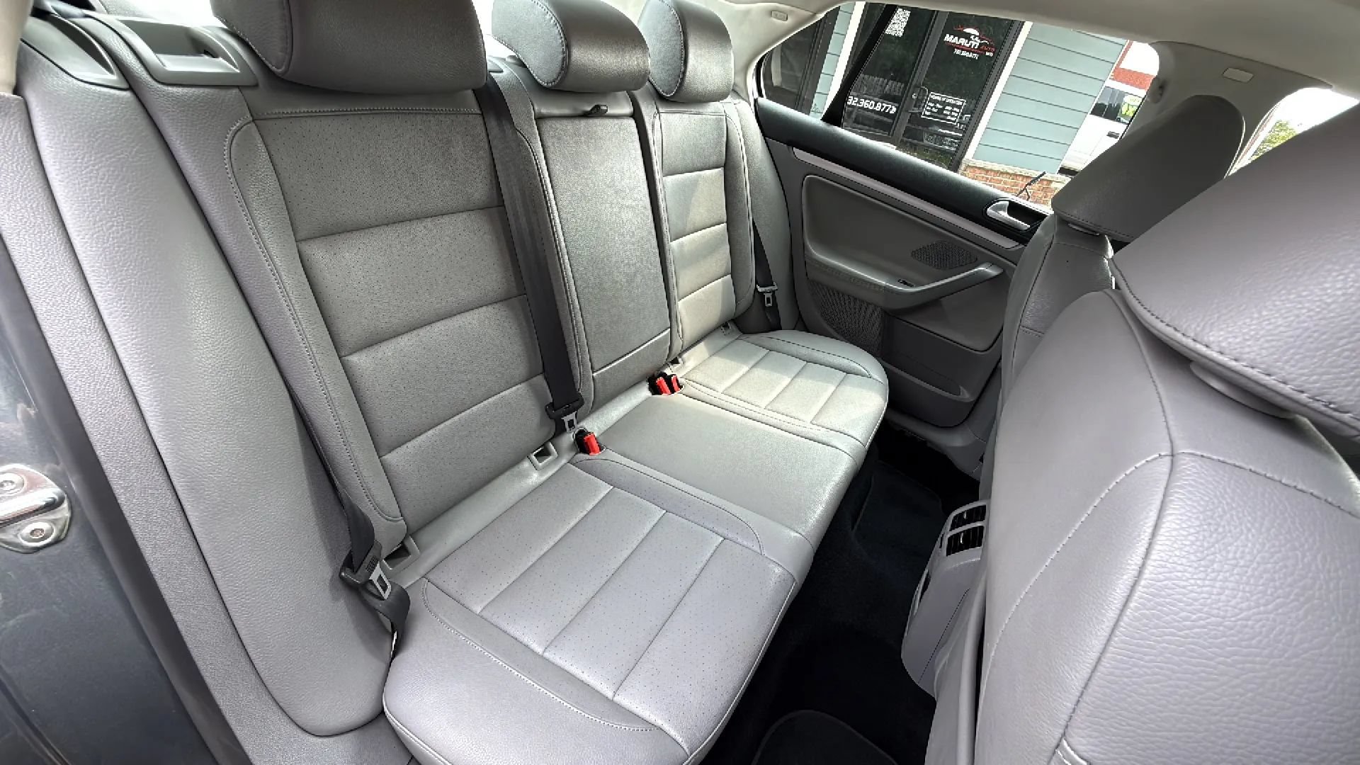 Used 2009 Volkswagen Jetta SE FWD image 40