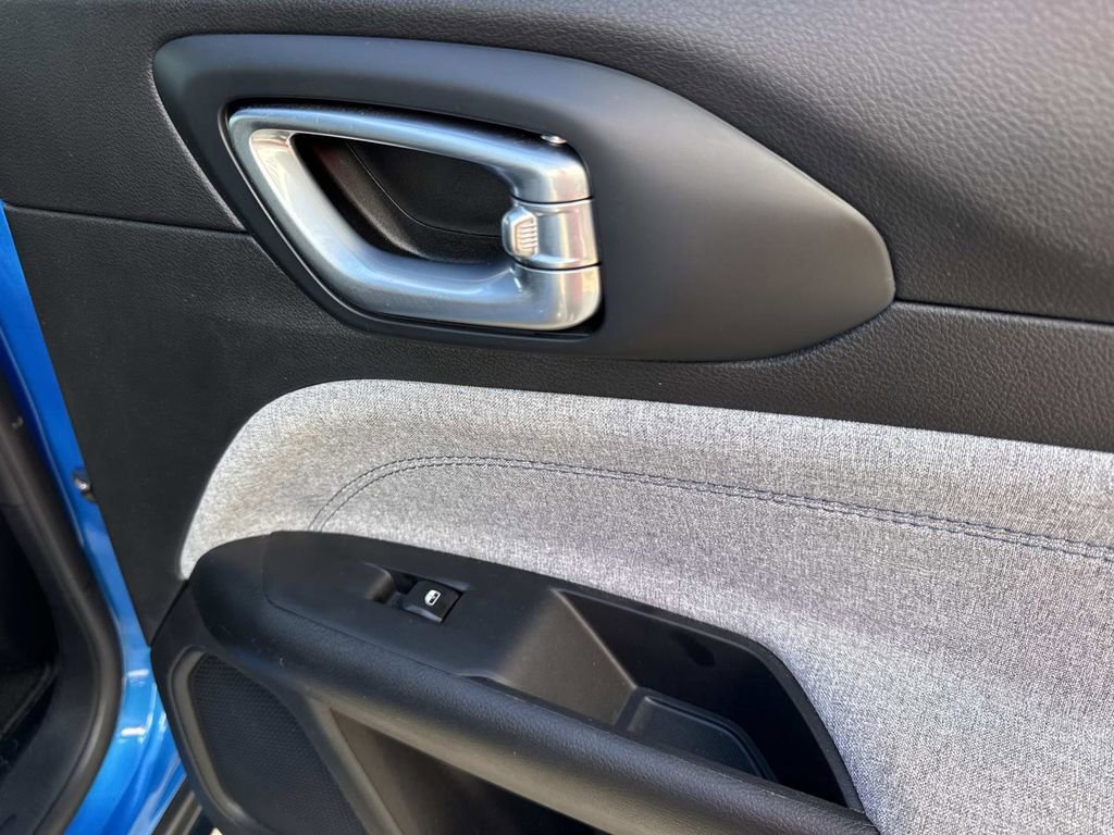 Used 2024 Jeep Compass Sport image 21