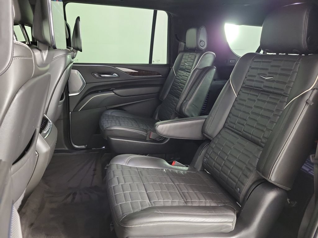 Certified 2022 Cadillac Escalade ESV Premium Luxury Platinum AWD/4WD image 12