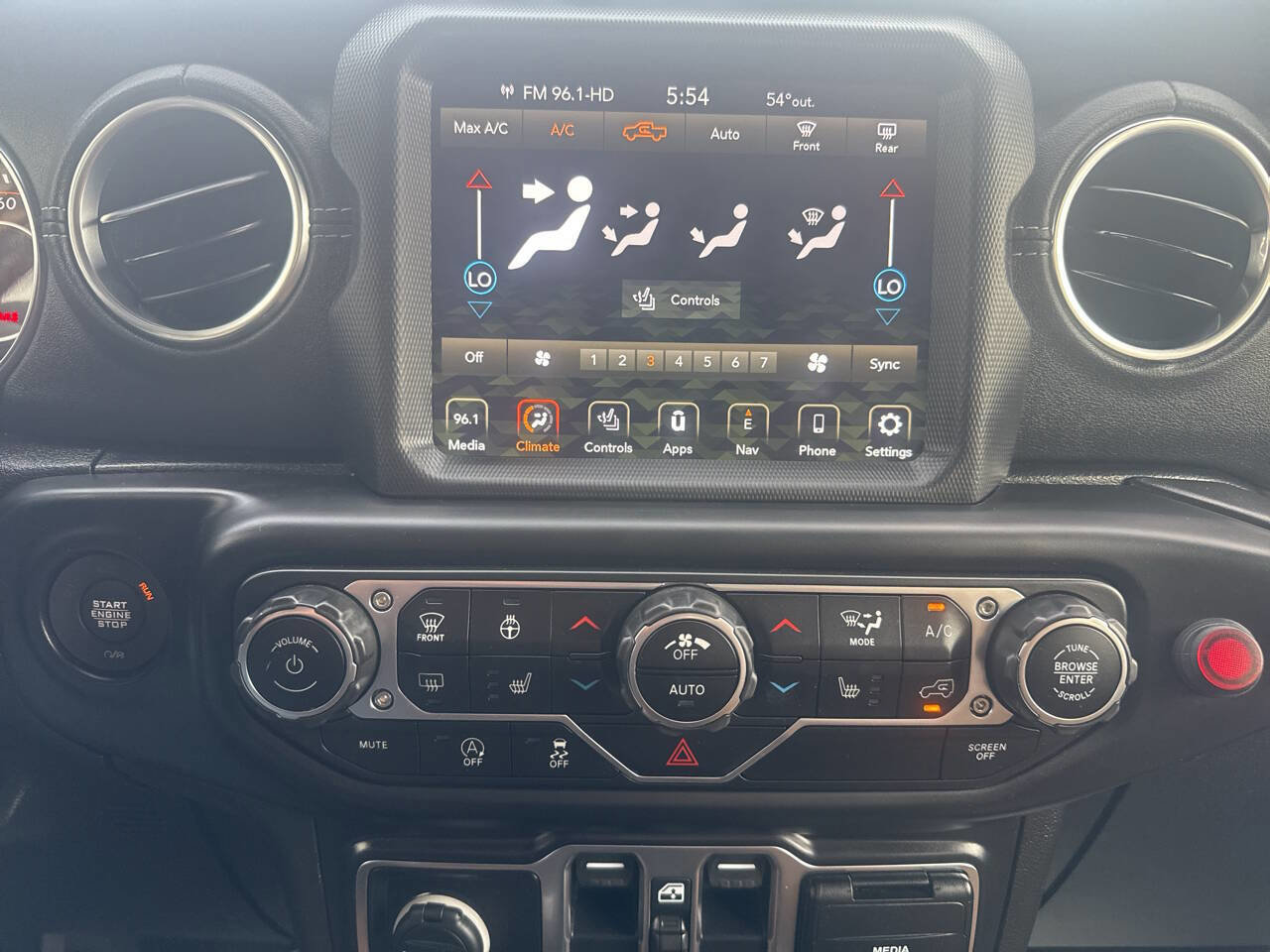 Used 2020 Jeep Gladiator Overland image 13