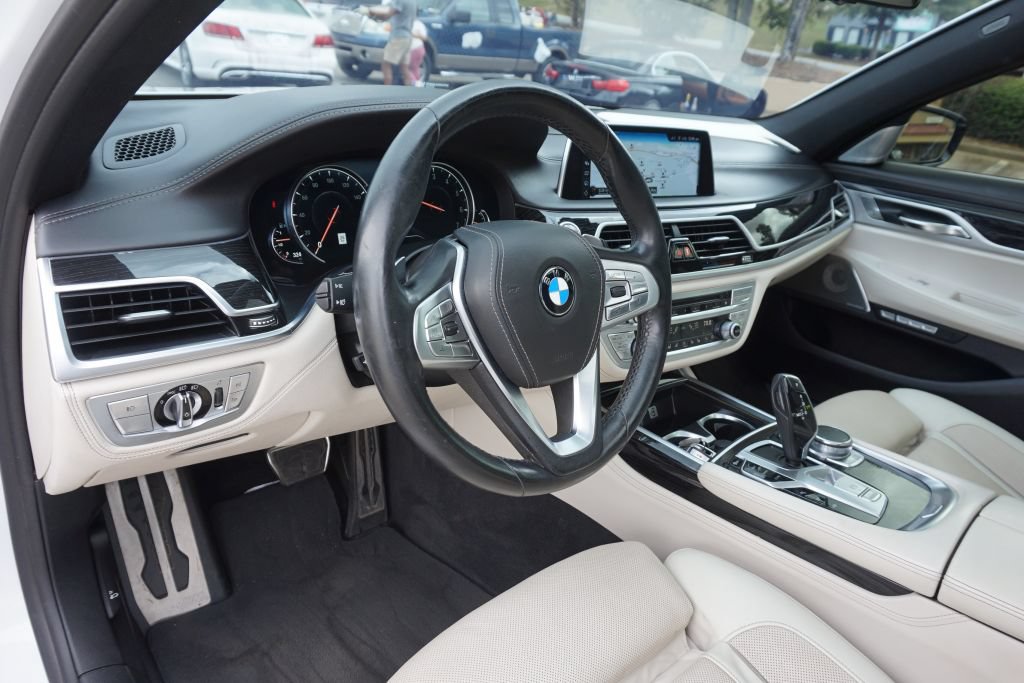 Used 2016 BMW 750i xDrive AWD/4WD image 19