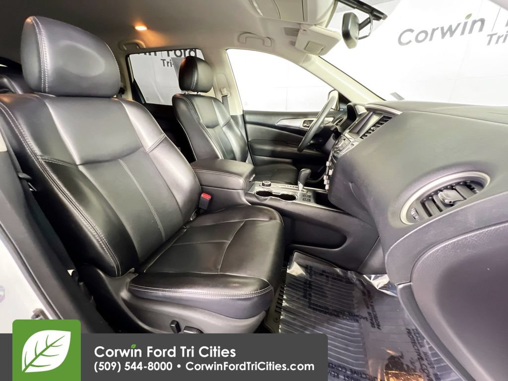 Used 2017 Nissan Pathfinder SL w/ Cargo Package AWD/4WD image 18