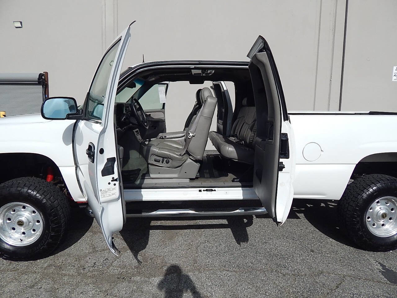Used 2001 Chevrolet Silverado 1500 LT w/ Off-Road Chassis Pkg AWD/4WD image 4