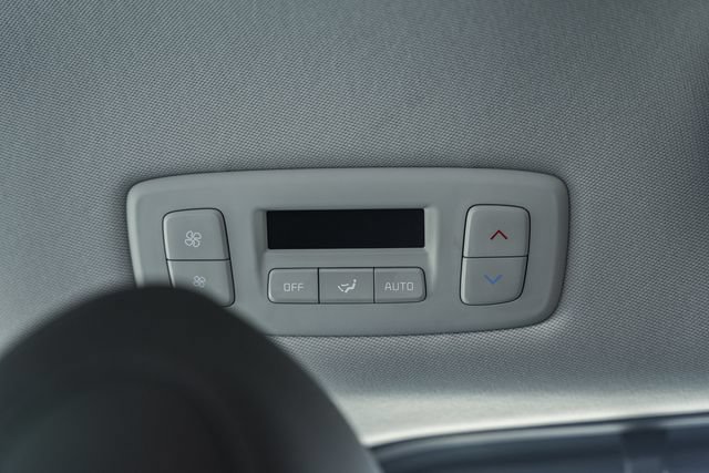 Used 2024 Kia Carnival EX FWD image 40