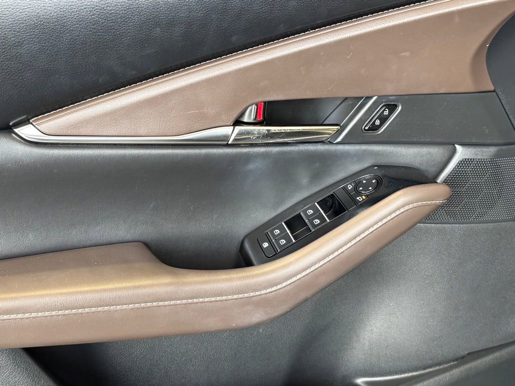 Used 2022 MAZDA CX-30 AWD 2.5 S w/ Premium Package image 17