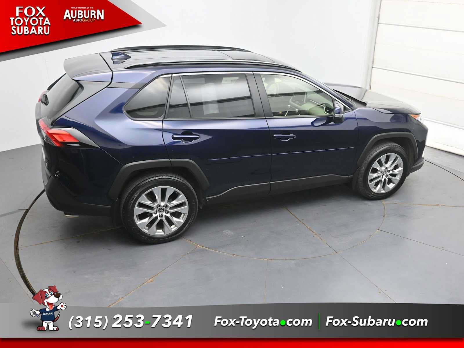 Used 2019 Toyota RAV4 XLE Premium w/ Cold Weather Package AWD/4WD image 30