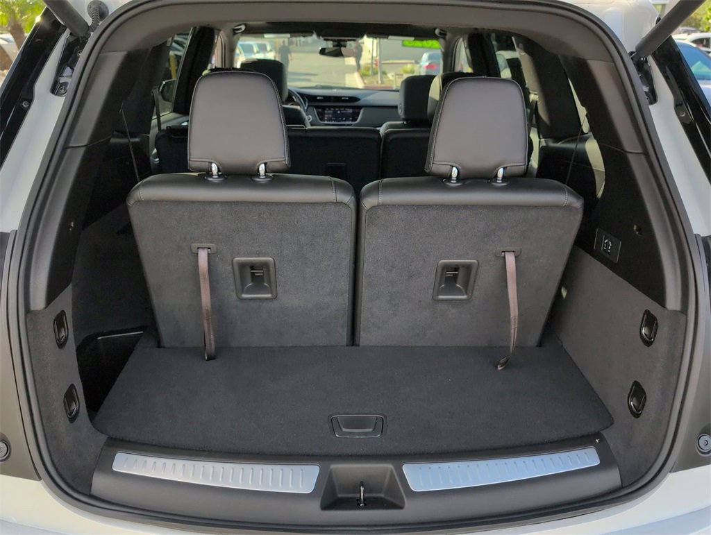 Used 2025 Cadillac XT6 Luxury image 26