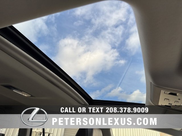 Used 2021 Lexus LX 570 4WD w/ 3rd Row & Luxury Pkg image 13