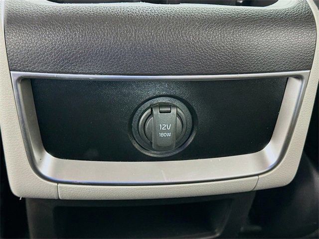 Used 2024 Kia Carnival LX image 13