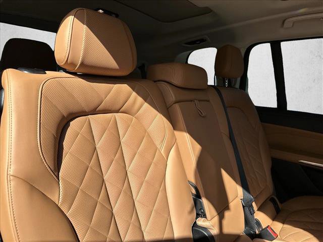 Used 2025 BMW X7 xDrive40i w/ Premium Package AWD/4WD image 26