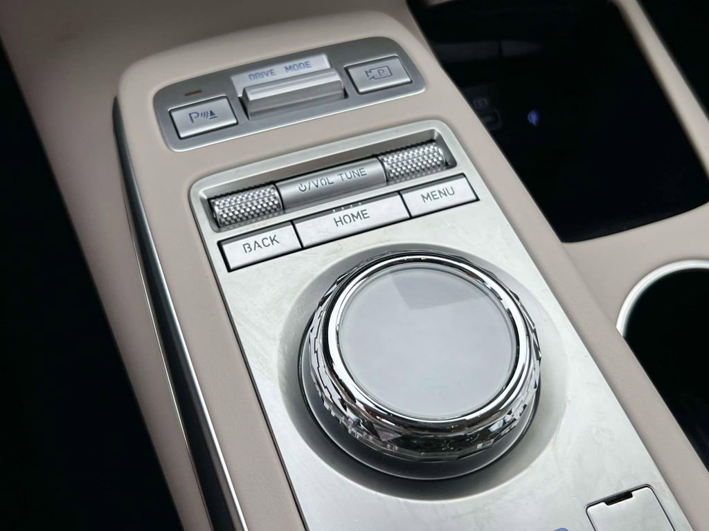 Certified 2023 Genesis GV70 2.5T Select w/ Select Package image 32