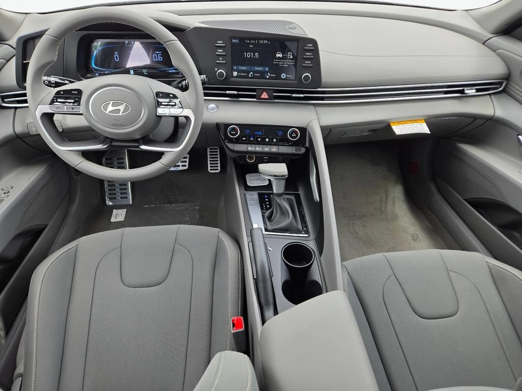 New 2026 Hyundai Elantra Sport FWD image 17