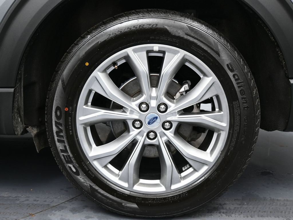 Used 2023 Ford Explorer Limited image 12