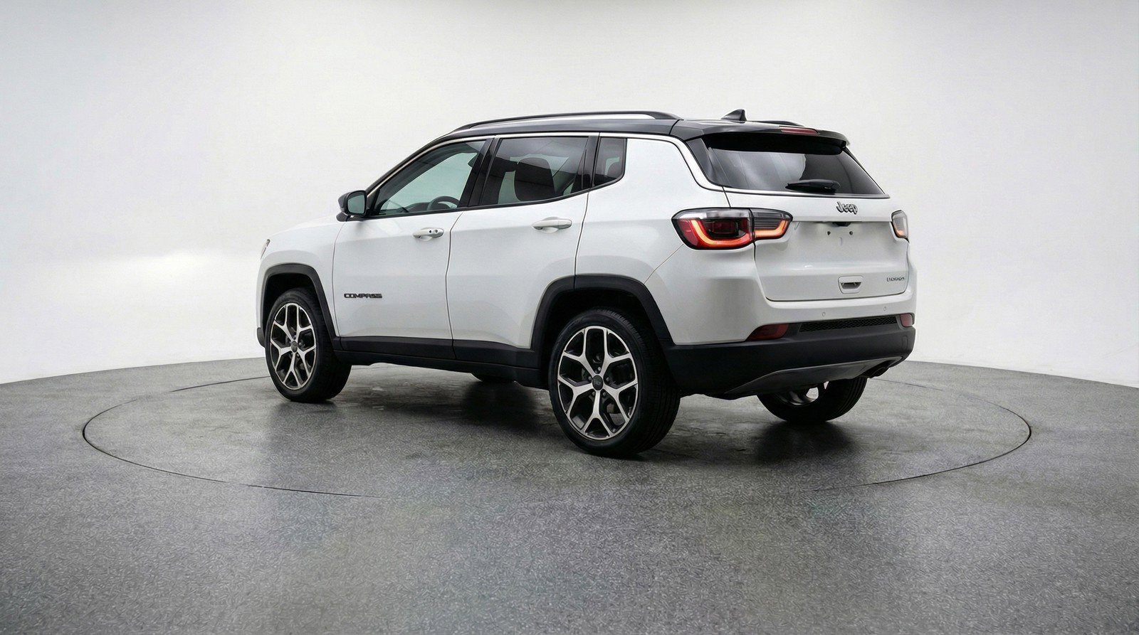 Used 2025 Jeep Compass Limited image 6