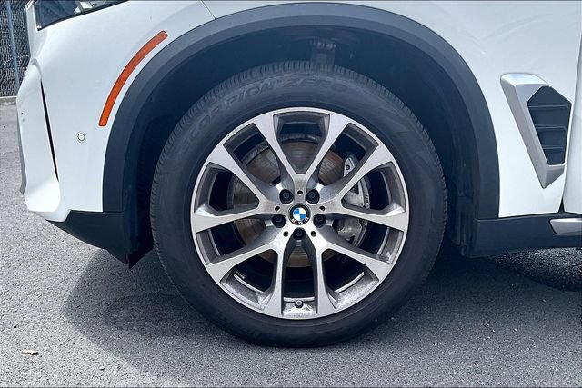 Used 2024 BMW X5 xDrive40i w/ Parking Assistance Package AWD/4WD image 8