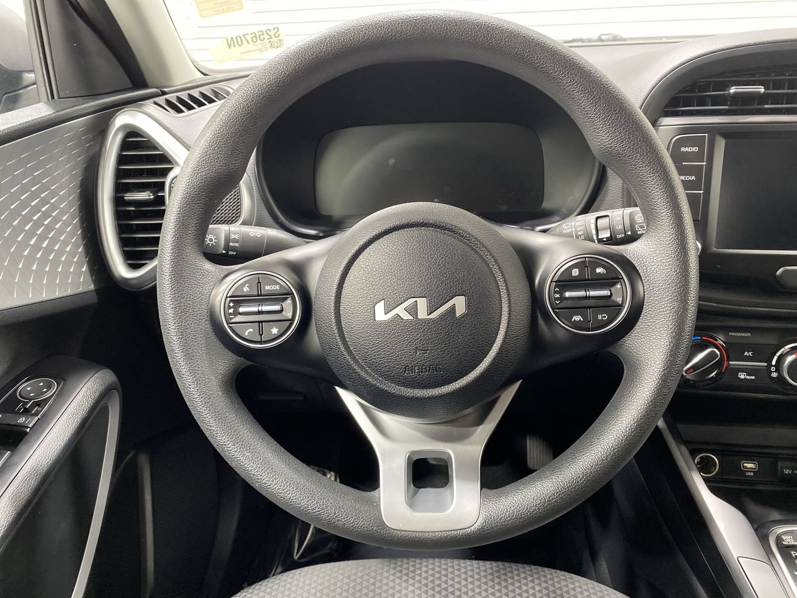 Used 2023 Kia Soul LX w/ Option Group 015 FWD image 14