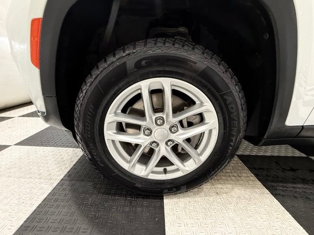 Used 2021 Jeep Grand Cherokee L Laredo w/ Luxury Tech Group I AWD/4WD image 11