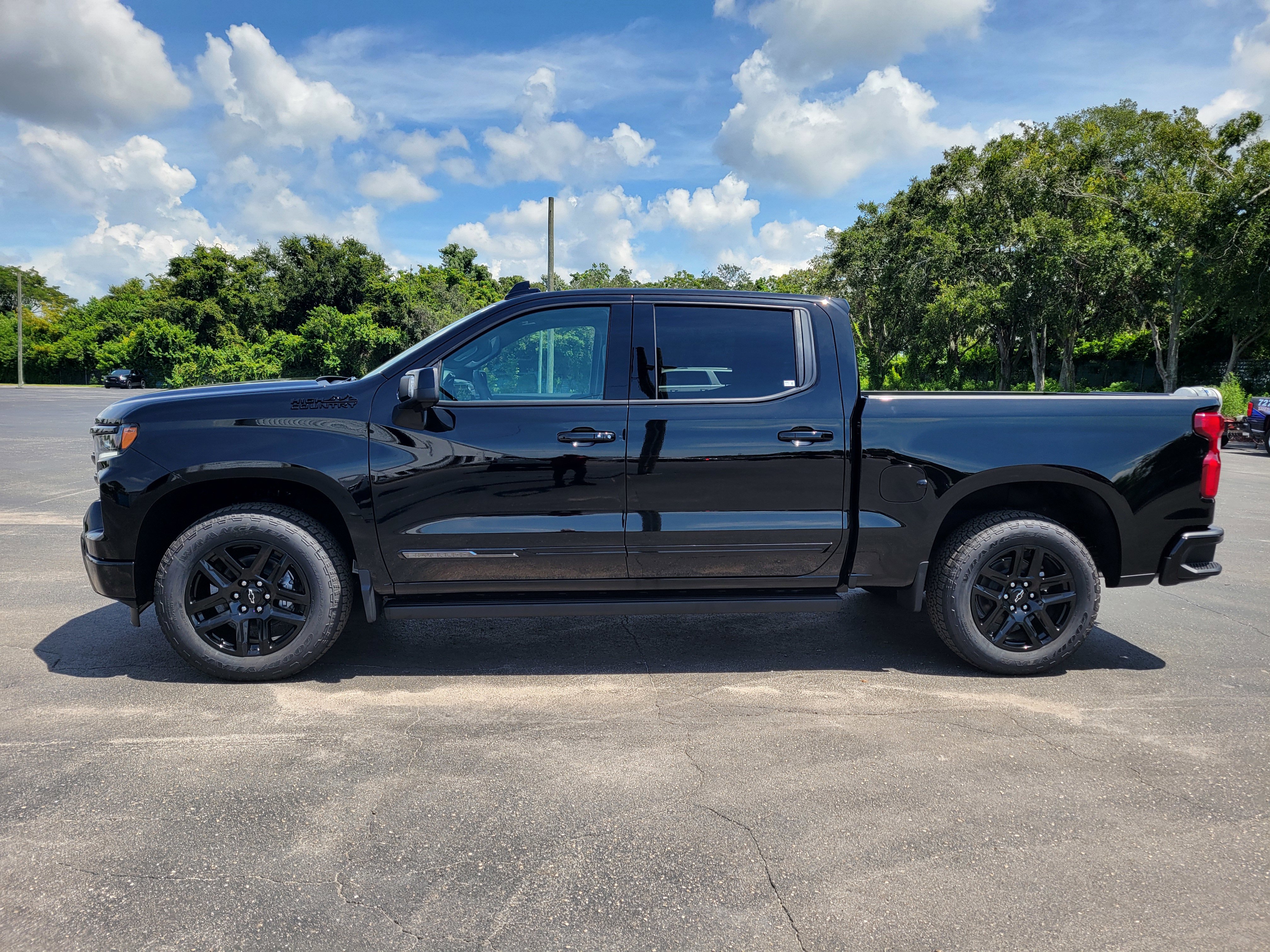 New 2026 Chevrolet Silverado 1500 High Country w/ Midnight Edition image 14
