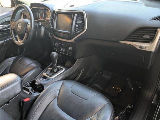 Used 2016 Jeep Cherokee Limited image 22
