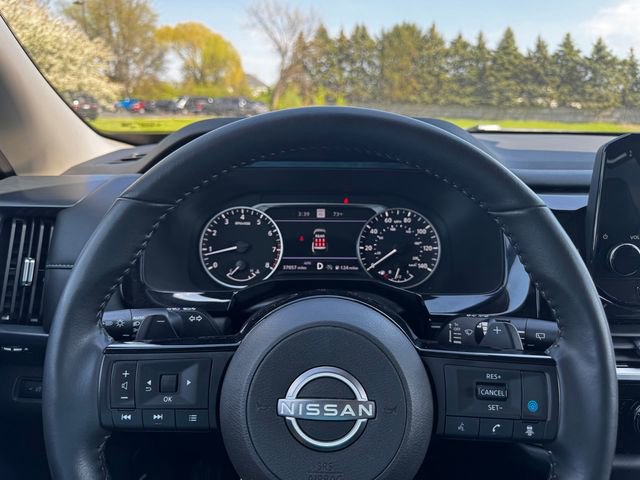 Used 2025 Nissan Pathfinder SL AWD/4WD image 25