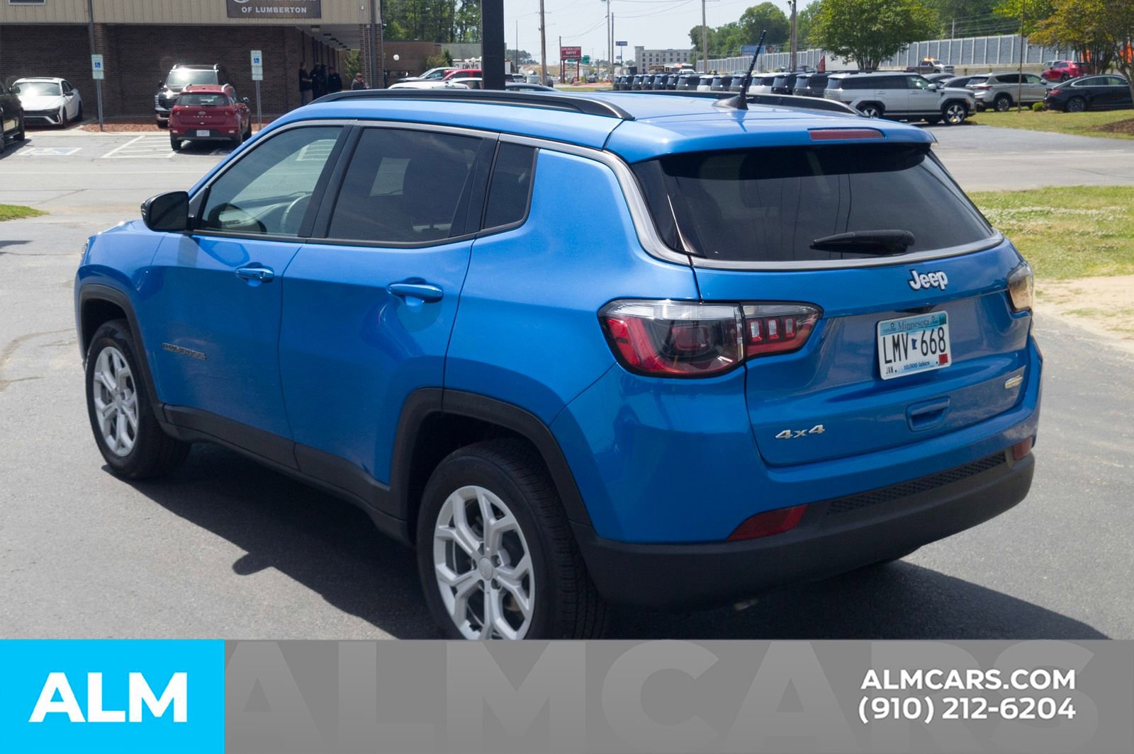 Used 2024 Jeep Compass Latitude AWD/4WD image 10
