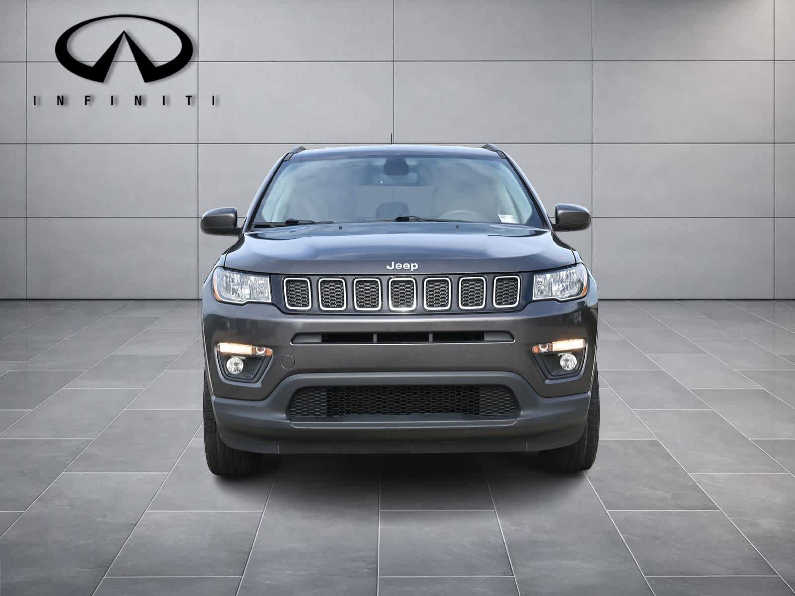 Used 2019 Jeep Compass Latitude w/ Popular Equipment Group AWD/4WD image 2