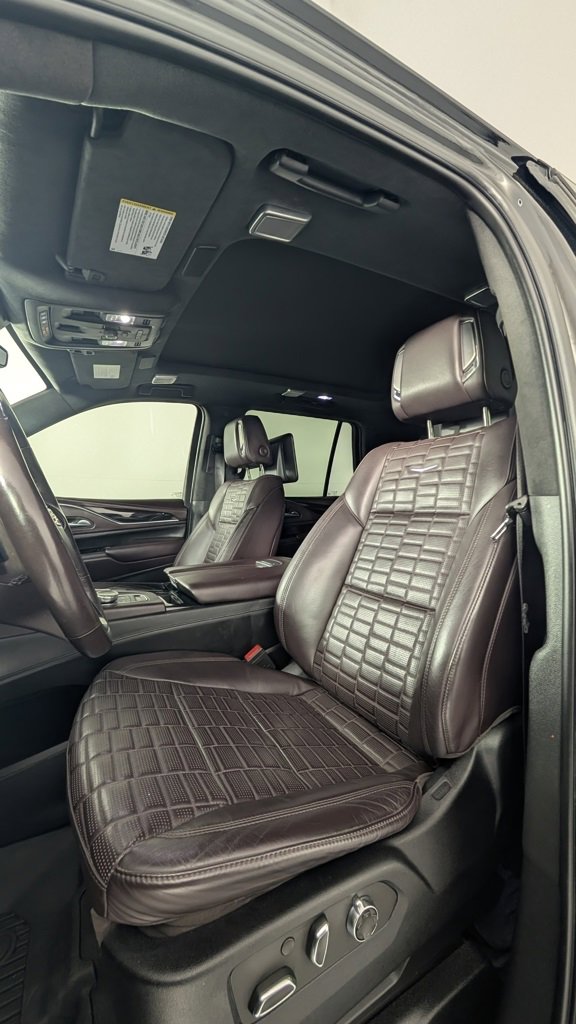 Used 2023 Cadillac Escalade Sport Platinum w/ LPO, ONYX Package image 6